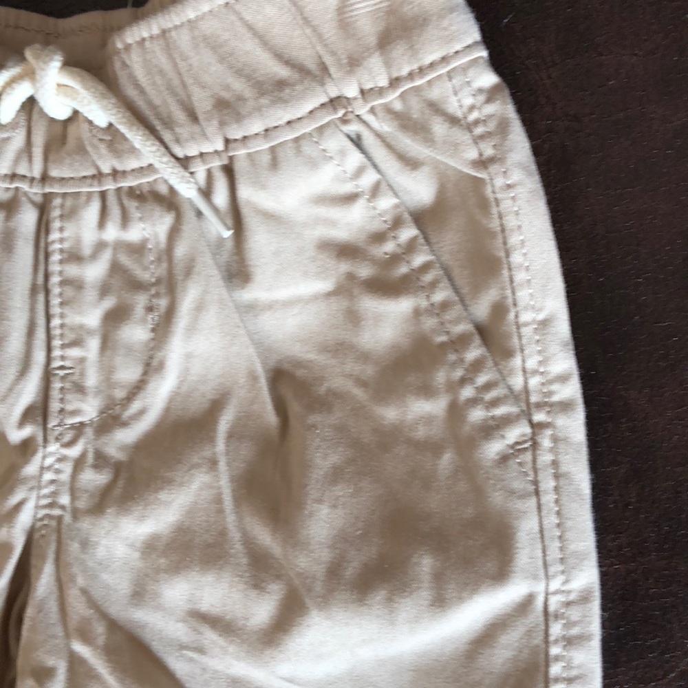 GAP baby boy pull-on shorts - Picture 3 of 6